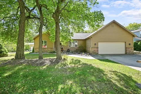 3500 Woodhill Dr, Port Clinton, OH 43452