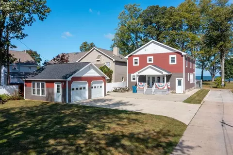 2008 Shore Dr, Huron, OH 44839