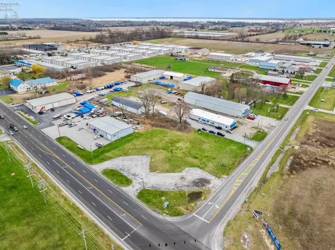 5486 E Harbor Rd, Marblehead, OH 43440