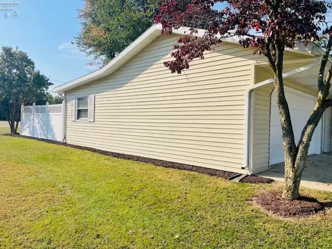 4201 Fox Ave, Clyde, OH 43410 photo 3