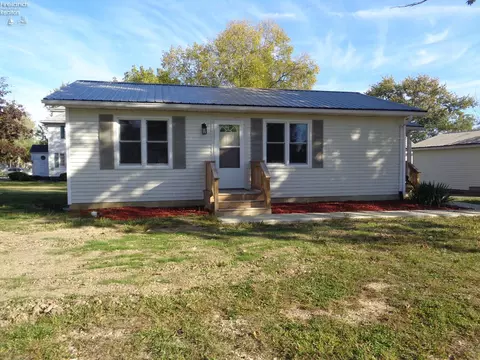 590 W Emerald St, Willard, OH 44890