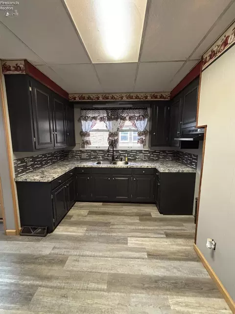Kitchen - 606 Park St, Willard, OH 44890 photo 1 of 3