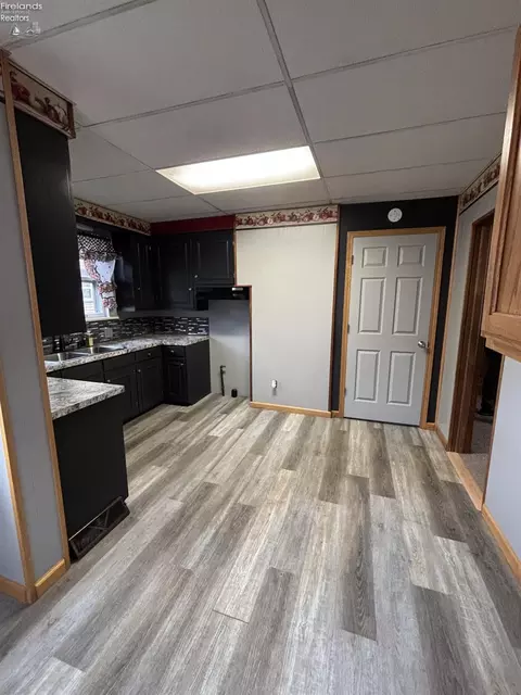 Kitchen - 606 Park St, Willard, OH 44890 photo 2 of 3