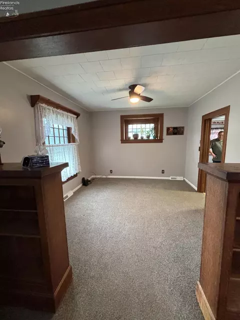 Living - 606 Park St, Willard, OH 44890 photo 1 of 4