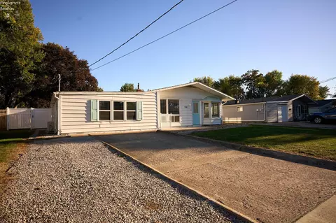 116 Douglas Dr, Sandusky, OH 44870 photo 3