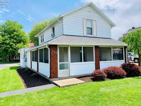 320 Berlin Rd, Huron, OH 44839 photo 2
