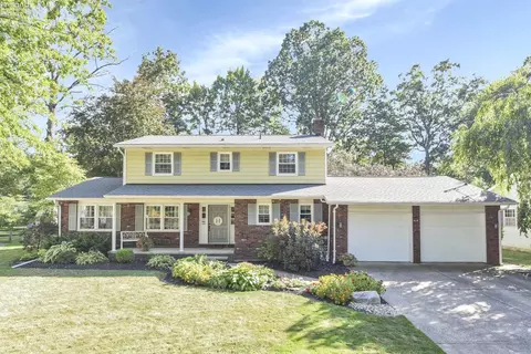 4861 Woodview Dr, Vermilion, OH 44089