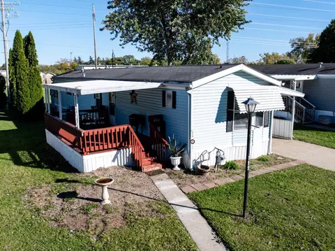199 Morningside Dr, Port Clinton, OH 43452