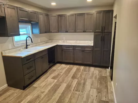 Kitchen - 517 W Maple St, Willard, OH 44890 photo 1 of 2