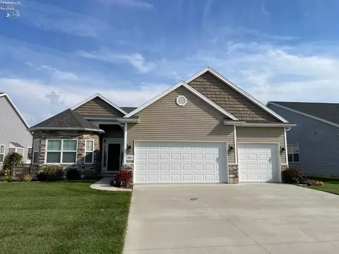 7822 Honey Crisp Ct, Holland, OH 43528