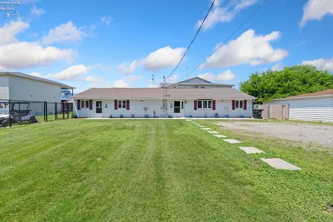 389 Loraine Ave, Put In Bay, OH 43456