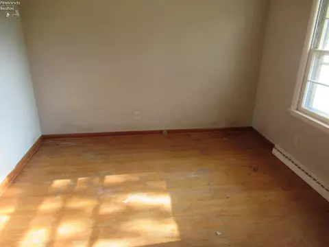 Bedroom - 710 Ash St, Willard, OH 44890 photo 3 of 4