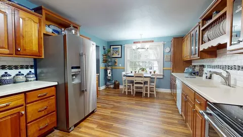 Kitchen - 4625 Us Hwy 224 W, Willard, OH 44890 photo 5 of 5