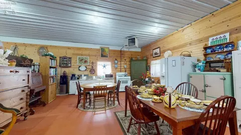 Dining - 4625 Us Hwy 224 W, Willard, OH 44890 photo 5 of 6