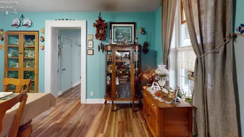 Entry Way - 4625 Us Hwy 224 W, Willard, OH 44890 photo 2 of 5