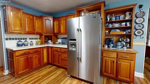 Kitchen - 4625 Us Hwy 224 W, Willard, OH 44890 photo 3 of 5