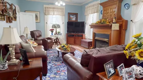Living - 4625 Us Hwy 224 W, Willard, OH 44890 photo 4 of 5