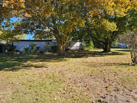 150 Redwood Dr, Bellevue, OH 44811