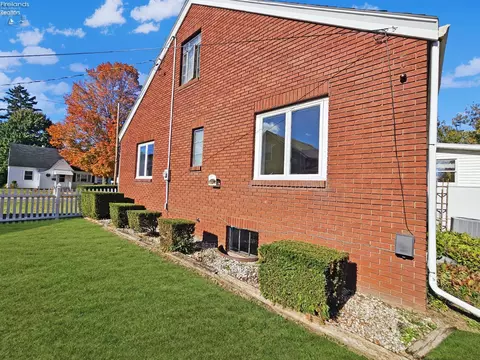 248 Ott St, Clyde, OH 43410 photo 7