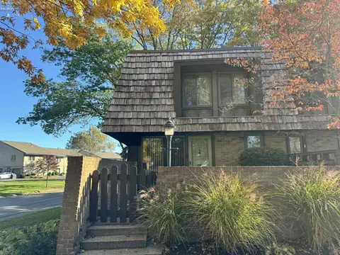 1100 By The Shrs #1, Huron, OH 44839