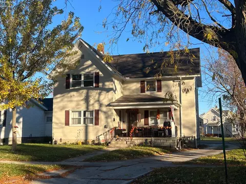818 Napoleon St, Fremont, OH 43420