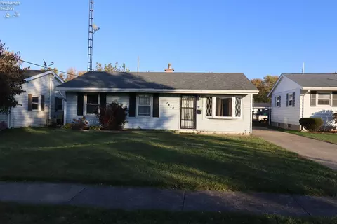 1418 E Larchmont Dr, Sandusky, OH 44870