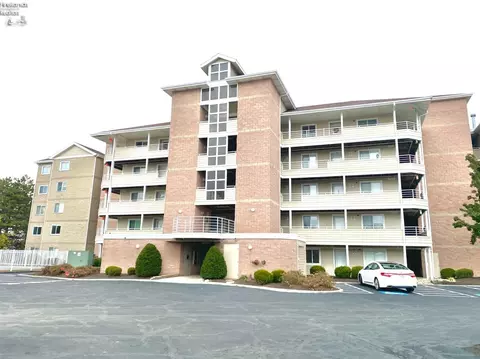 60 Marina Pt, Sandusky, OH 44870