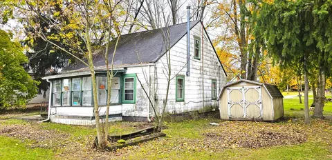 45 N Maple St, New London, OH 44851