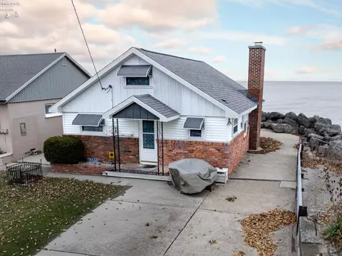 8535 Division, Oak Harbor, OH 43449