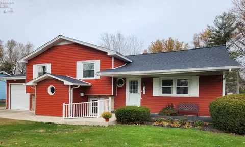 542 Berlin Rd, Huron, OH 44839