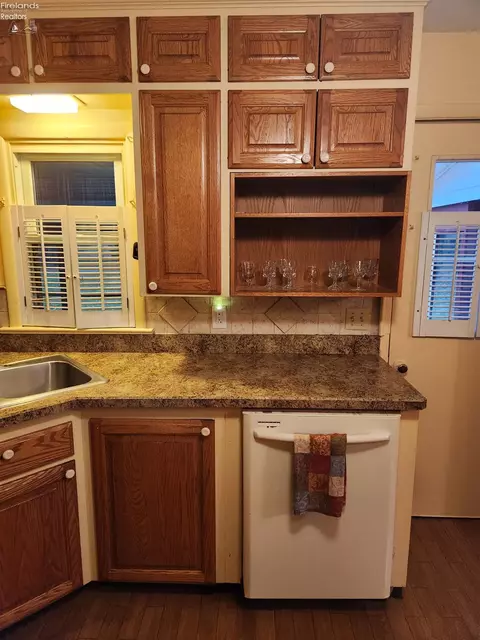 Kitchen - 542 Berlin Rd, Huron, OH 44839 photo 9 of 12