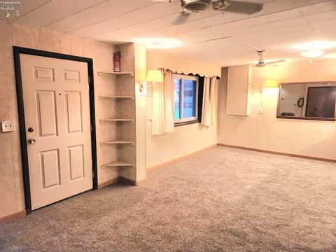 Living - 542 Berlin Rd, Huron, OH 44839 photo 6 of 11