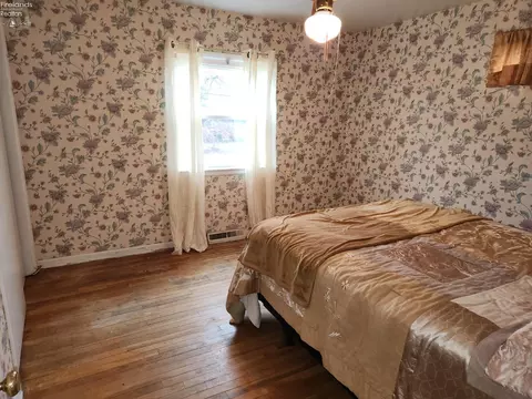 Bedroom - 542 Berlin Rd, Huron, OH 44839 photo 4 of 14