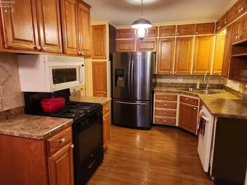 Kitchen - 542 Berlin Rd, Huron, OH 44839 photo 3 of 12