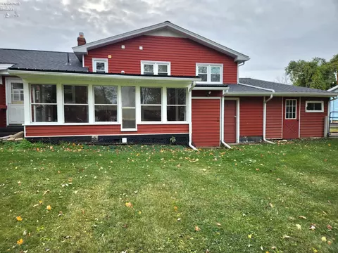 Exterior - 542 Berlin Rd, Huron, OH 44839 photo 14 of 18