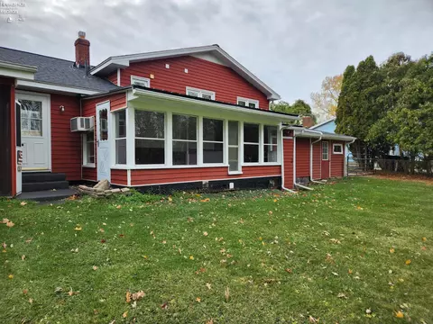 Exterior - 542 Berlin Rd, Huron, OH 44839 photo 16 of 18