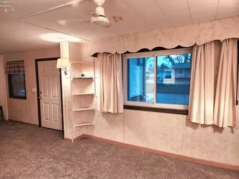 Living - 542 Berlin Rd, Huron, OH 44839 photo 9 of 11