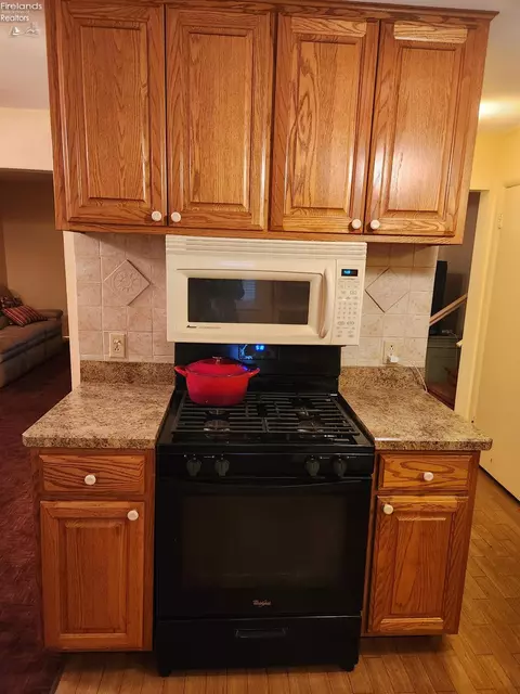 Kitchen - 542 Berlin Rd, Huron, OH 44839 photo 12 of 12