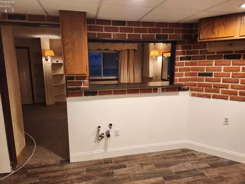 Living - 542 Berlin Rd, Huron, OH 44839 photo 11 of 11