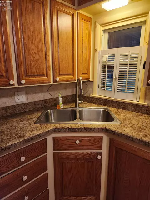 Kitchen - 542 Berlin Rd, Huron, OH 44839 photo 8 of 12