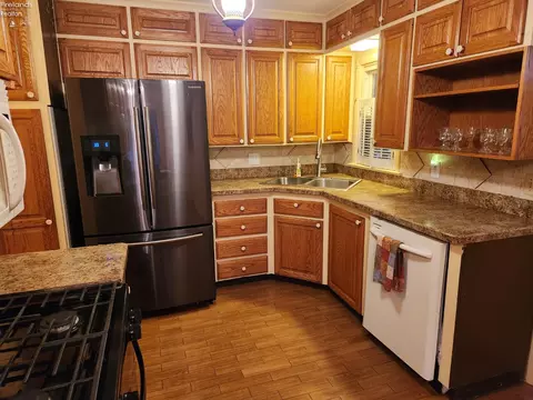 Kitchen - 542 Berlin Rd, Huron, OH 44839 photo 1 of 12
