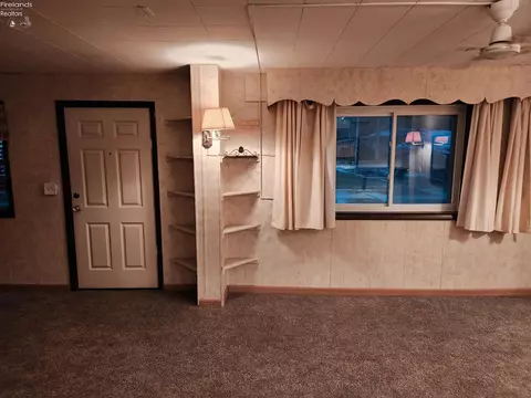 Living - 542 Berlin Rd, Huron, OH 44839 photo 10 of 11