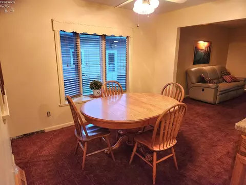 Dining - 542 Berlin Rd, Huron, OH 44839 photo 4 of 4