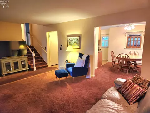Living - 542 Berlin Rd, Huron, OH 44839 photo 1 of 11
