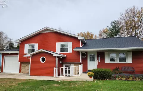 Exterior - 542 Berlin Rd, Huron, OH 44839 photo 3 of 18