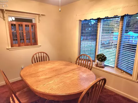 Dining - 542 Berlin Rd, Huron, OH 44839 photo 2 of 4