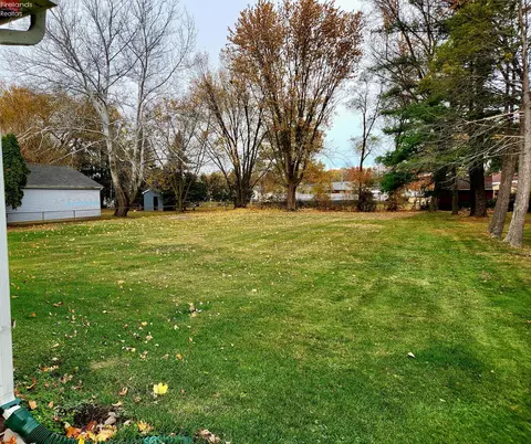 Exterior - 542 Berlin Rd, Huron, OH 44839 photo 15 of 18