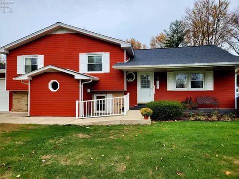 Exterior - 542 Berlin Rd, Huron, OH 44839 photo 4 of 18