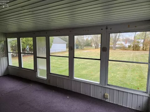 Exterior - 542 Berlin Rd, Huron, OH 44839 photo 13 of 18