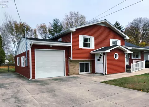 Exterior - 542 Berlin Rd, Huron, OH 44839 photo 7 of 18
